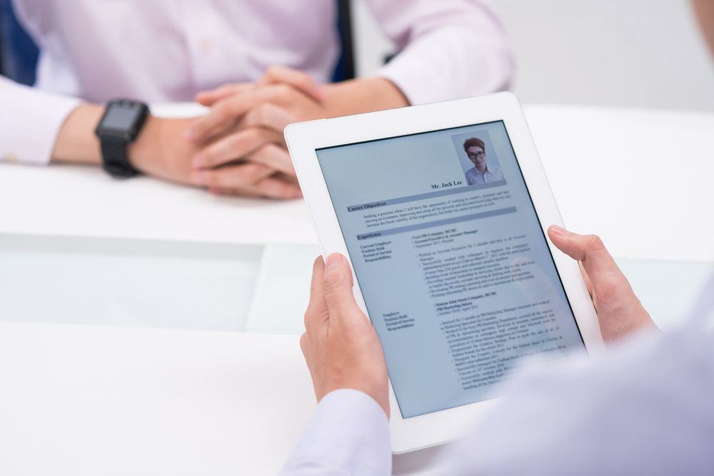 Biết cách viết CV sẽ giúp bạn nổi bật hơn hàng trăm ứng viên khác
