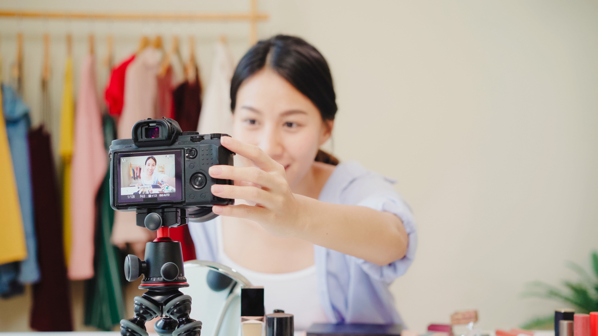 Tại Sao Nên Học Tiếng Anh Qua Vlog
