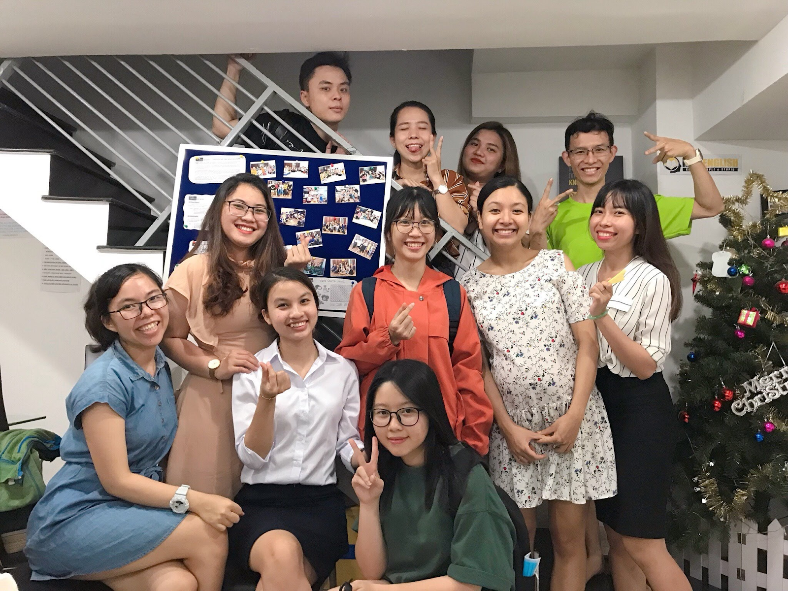 Ms Thuỷ và lớp học Offline của cô tại KISS English